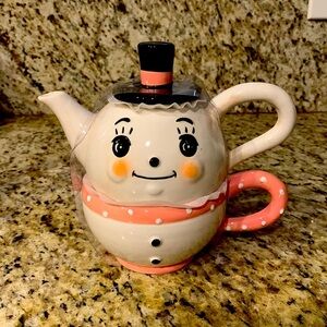 Johanna Parker Pink Teapot and Mug Set